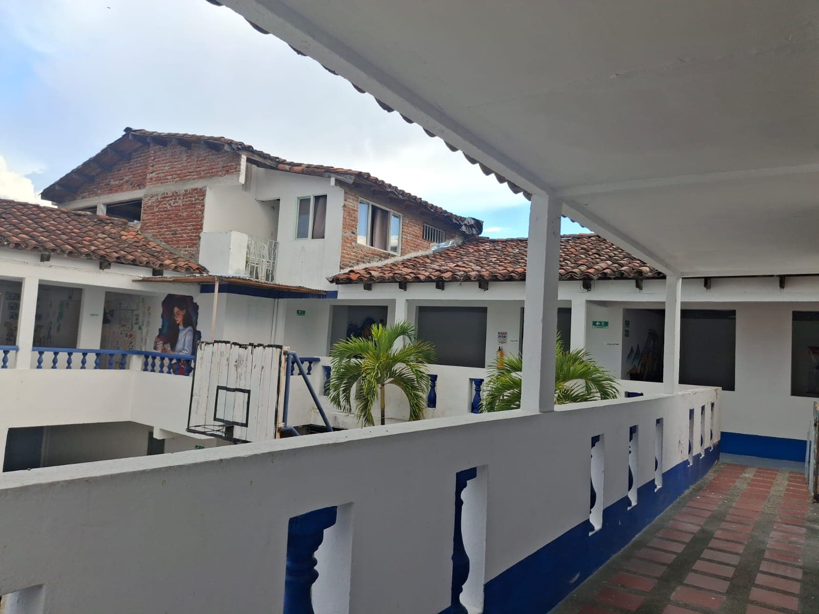 Frente del Instituto Técnico Laboral SIMM - Sede Principal en Buga, Valle del Cauca